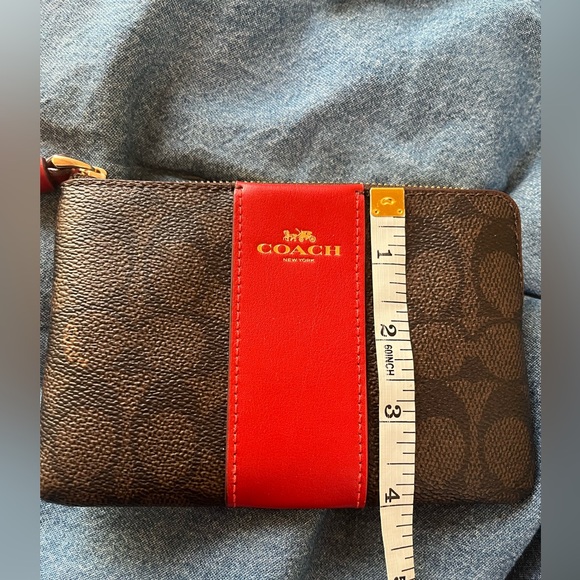 New w/ tags Coach wristlet - Picture 12 of 16